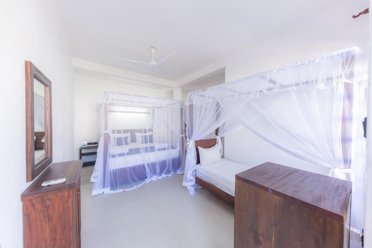 Happy Bay Hotel Weligama Exterior photo