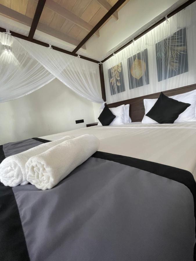 Happy Bay Hotel Weligama Exterior photo