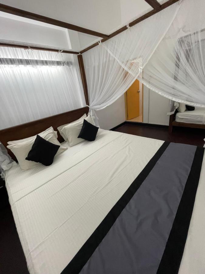 Happy Bay Hotel Weligama Exterior photo