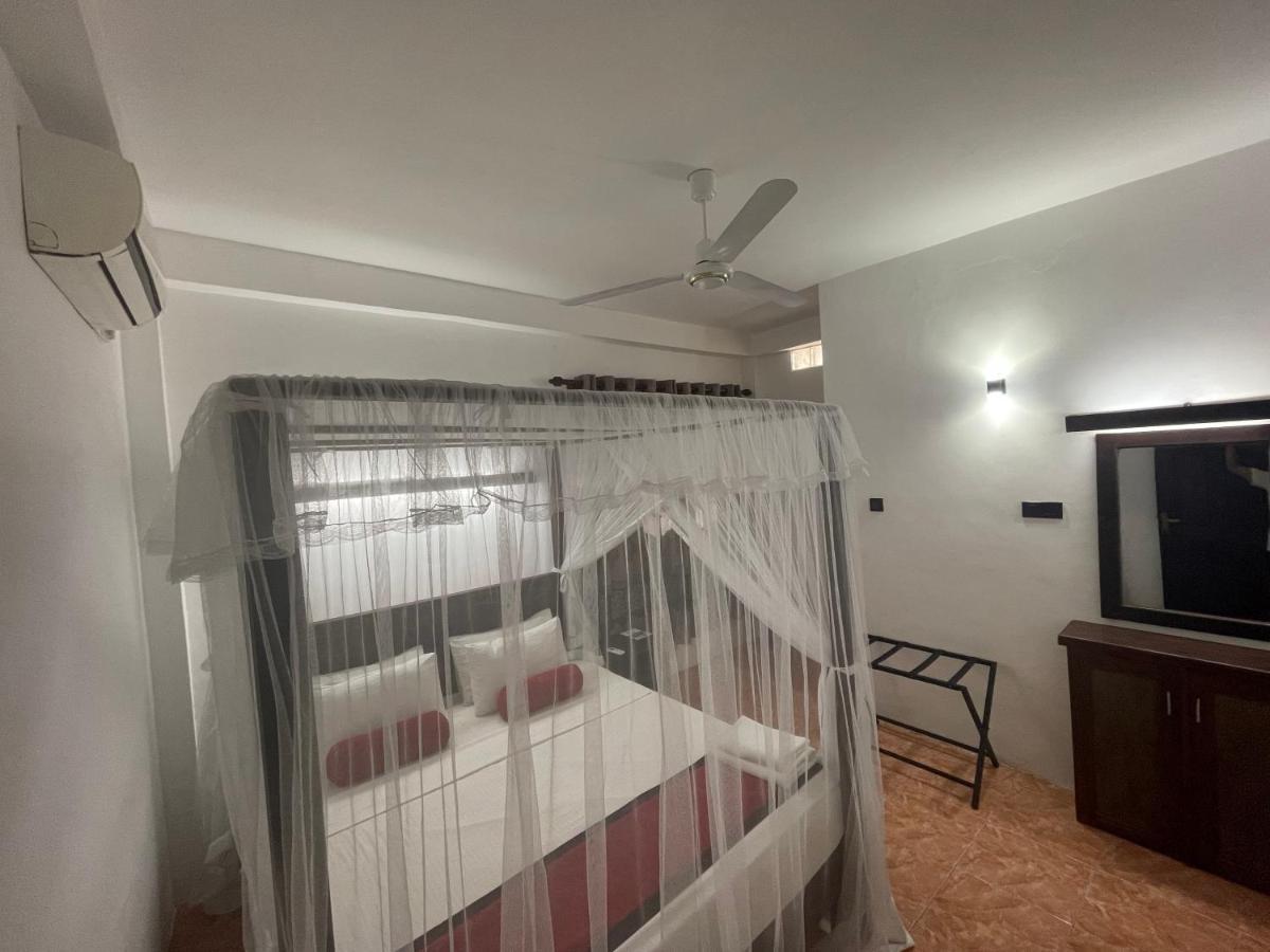 Happy Bay Hotel Weligama Exterior photo