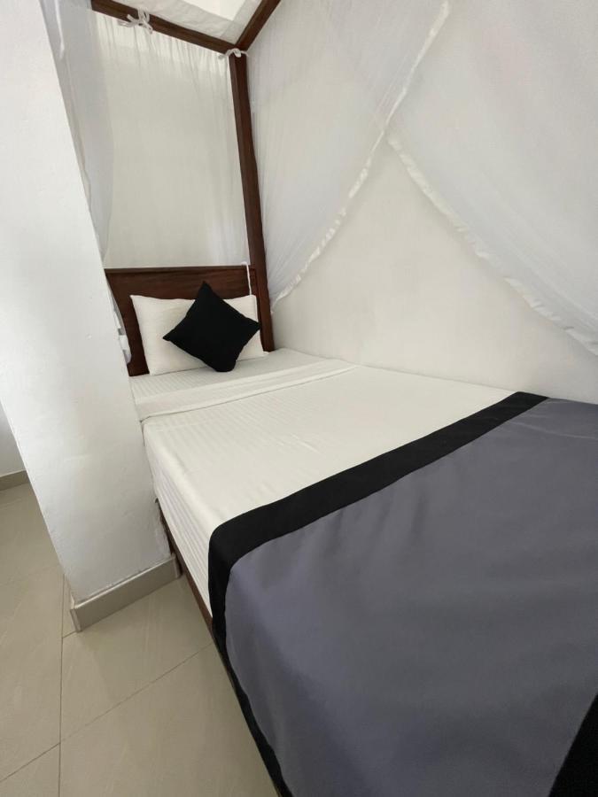 Happy Bay Hotel Weligama Exterior photo