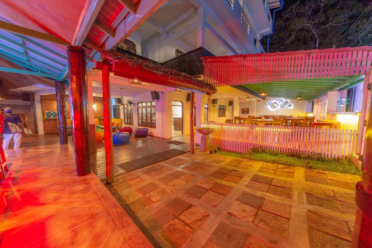 Happy Bay Hotel Weligama Exterior photo